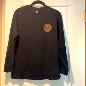 This Santa Cruz long sleeve black tie dye shirt is a perfect piece for anyone
